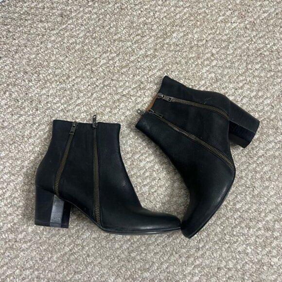 Gentle Souls Black Ankle Booties with Chunky Heel size 8.5 - Picture 1 of 10